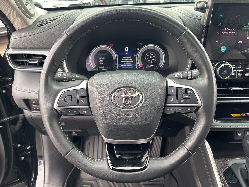 2025 Toyota Highlander Hybrid Platinum