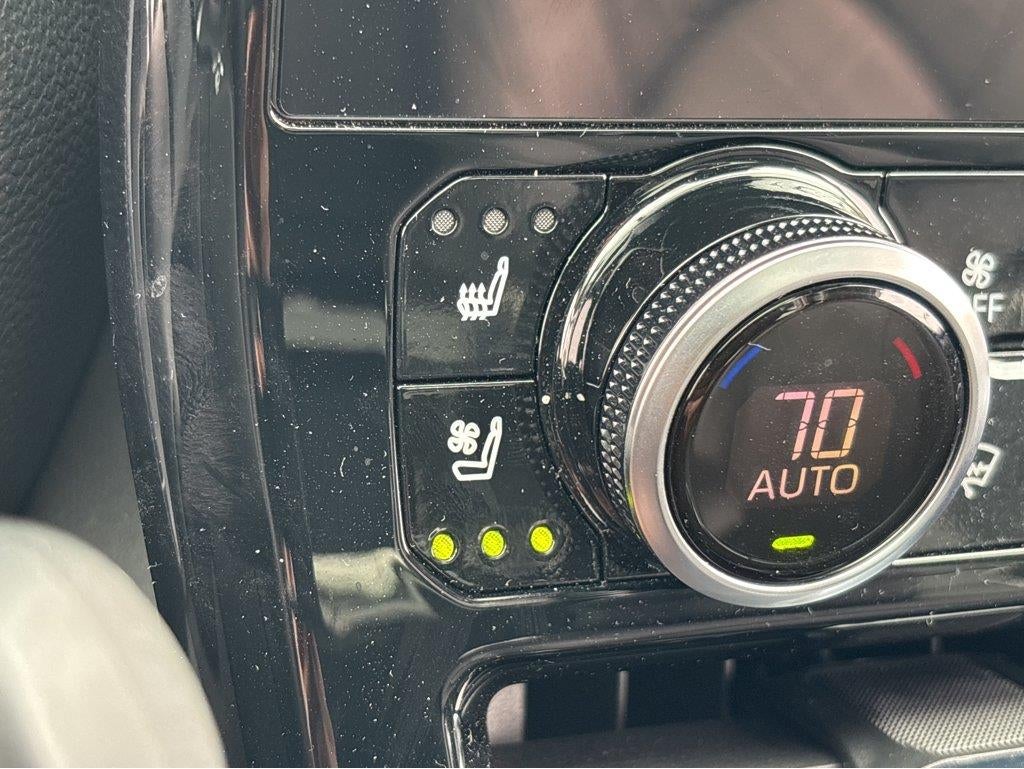 2025 Toyota Highlander Hybrid Platinum