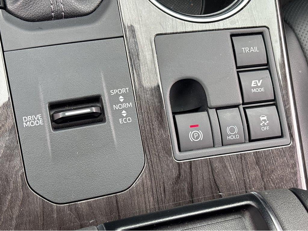 2025 Toyota Highlander Hybrid Platinum