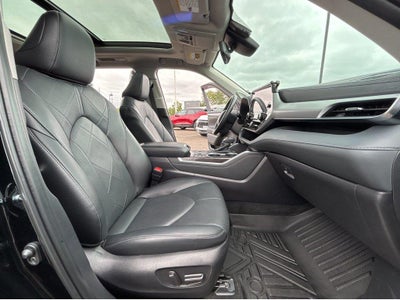2025 Toyota Highlander Hybrid Platinum