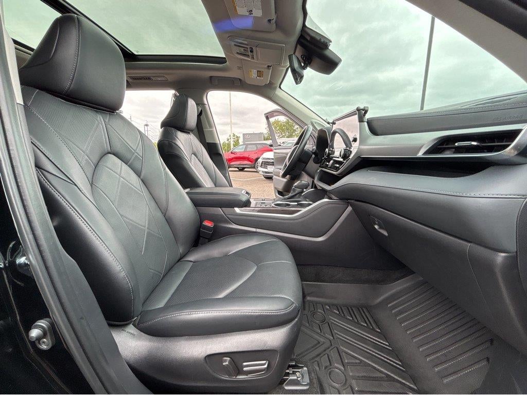 2025 Toyota Highlander Hybrid Platinum