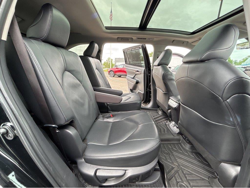 2025 Toyota Highlander Hybrid Platinum