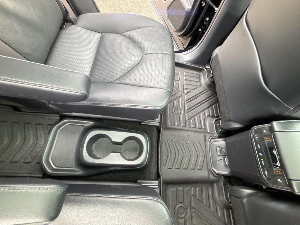 2025 Toyota Highlander Hybrid Platinum