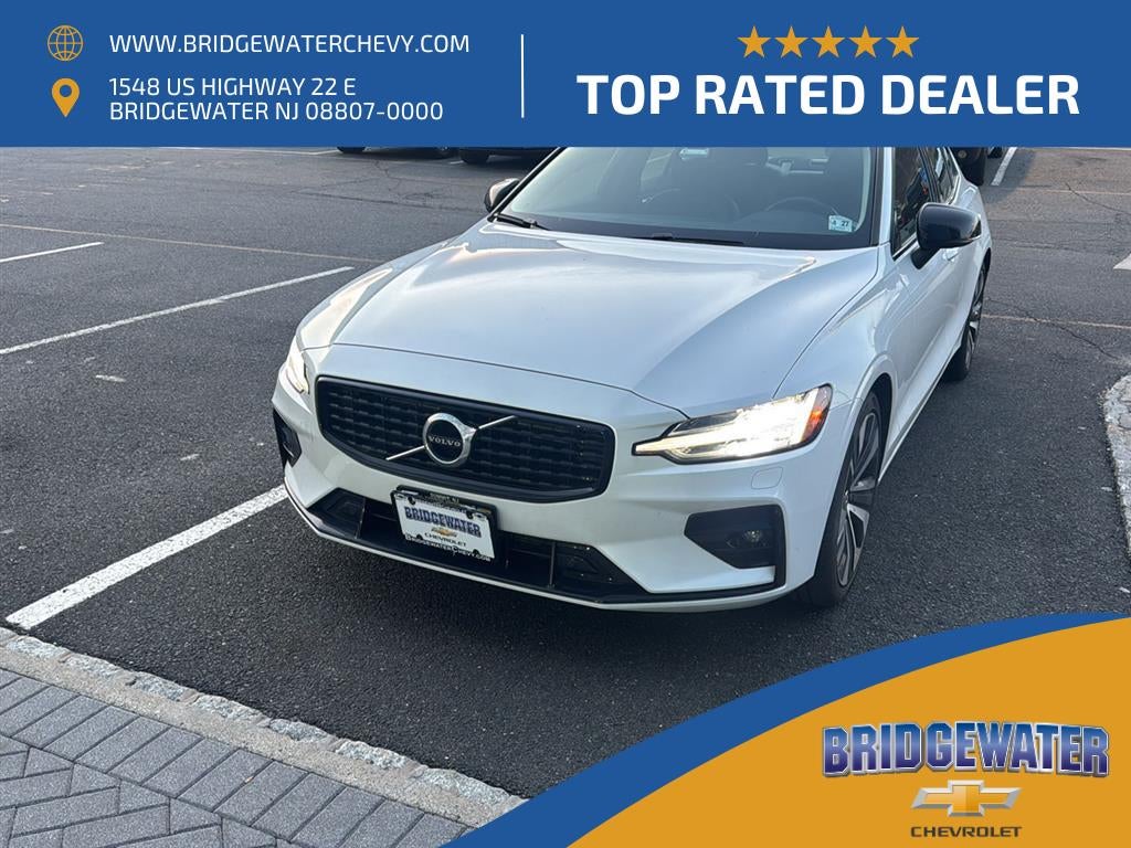 2022 Volvo S60 Momentum