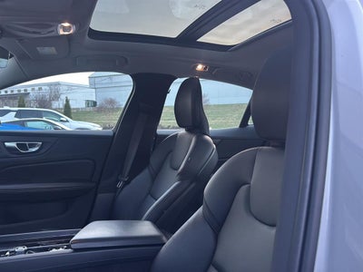 2022 Volvo S60 B5 Momentum