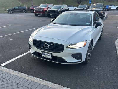 2022 Volvo S60 B5 Momentum