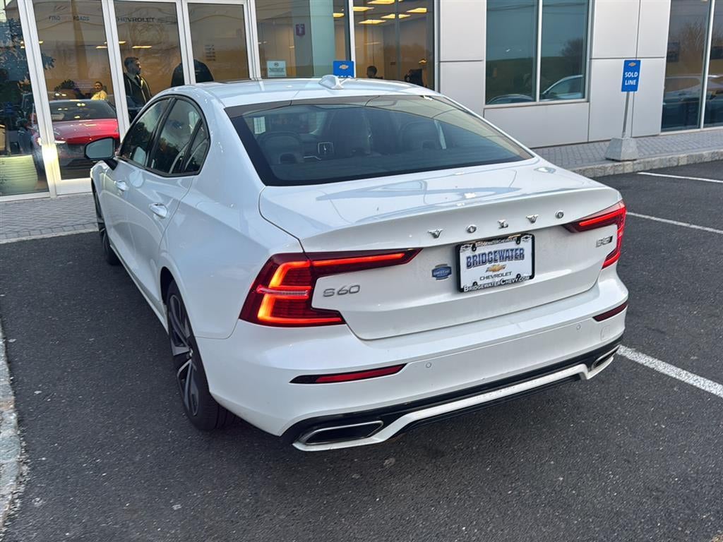 2022 Volvo S60 B5 Momentum