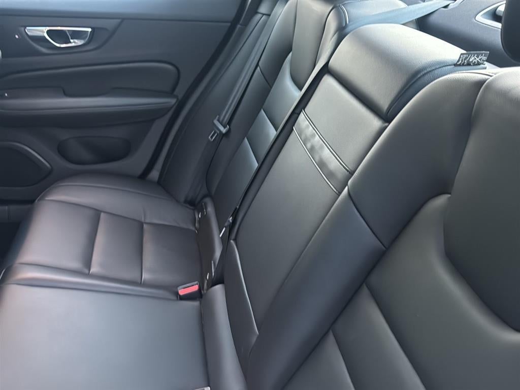 2022 Volvo S60 B5 Momentum