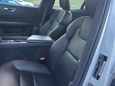 2022 Volvo S60 B5 Momentum