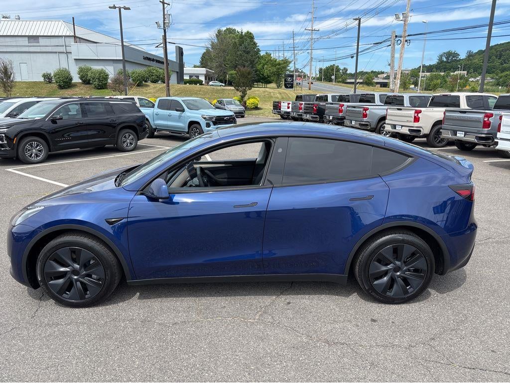 2024 Tesla Model Y Base