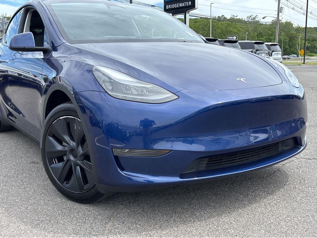 2024 Tesla Model Y Base