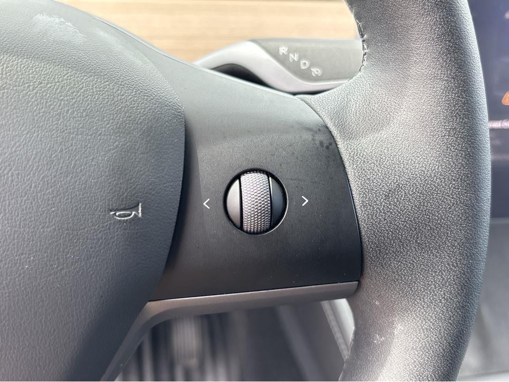 2024 Tesla Model Y Base