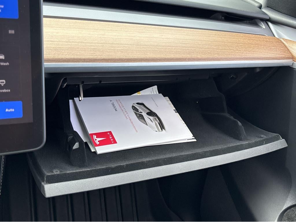 2024 Tesla Model Y Base
