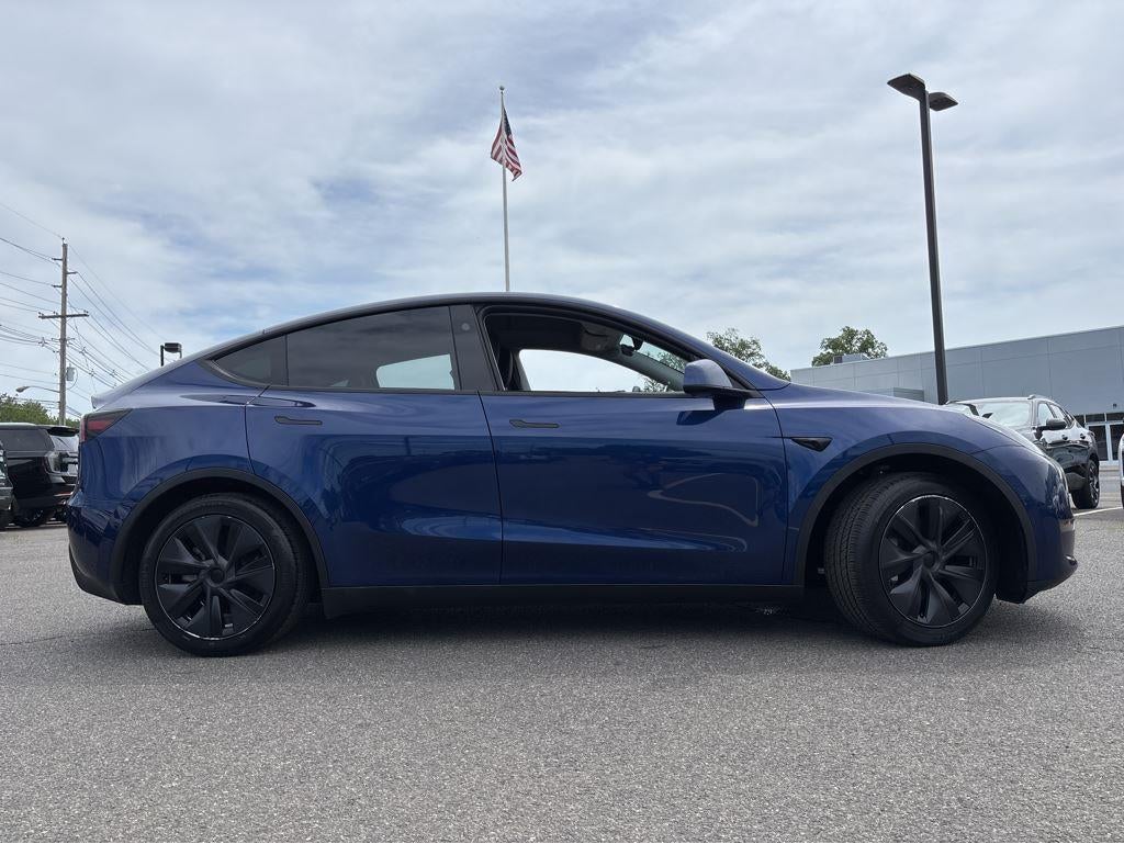 2024 Tesla Model Y Base