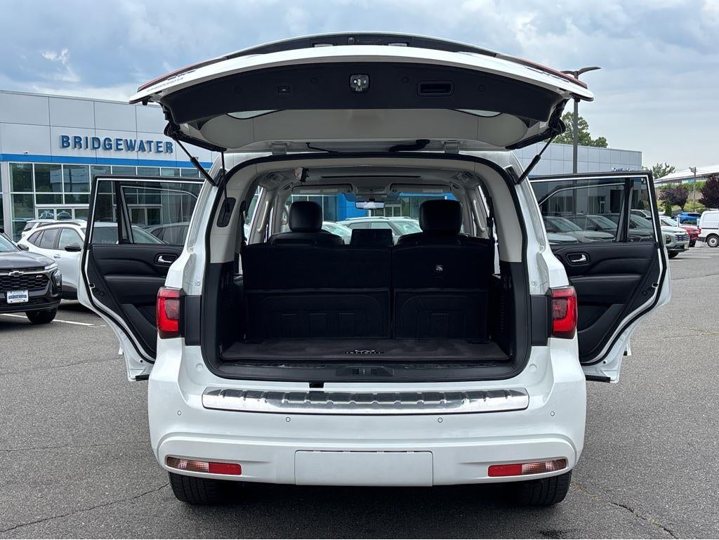 2023 INFINITI QX80 LUXE AWD