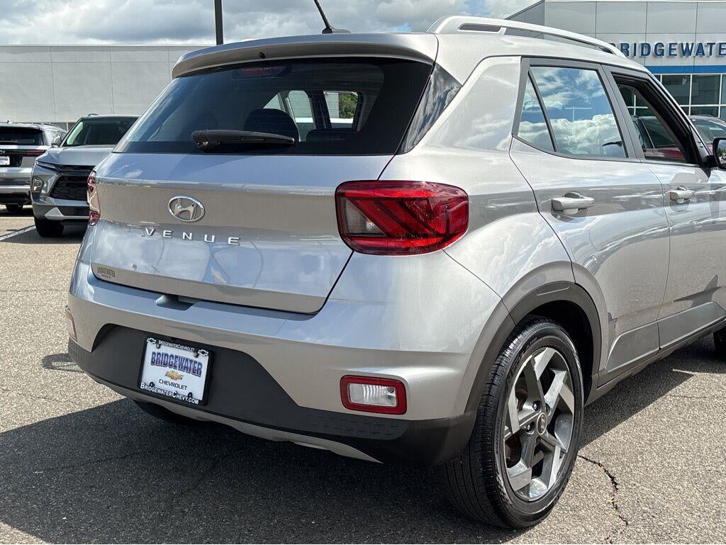 2023 Hyundai Venue SEL