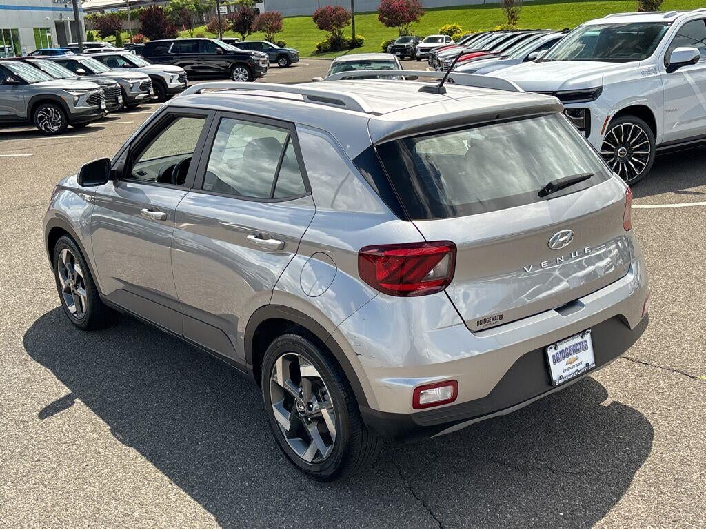 2023 Hyundai Venue SEL