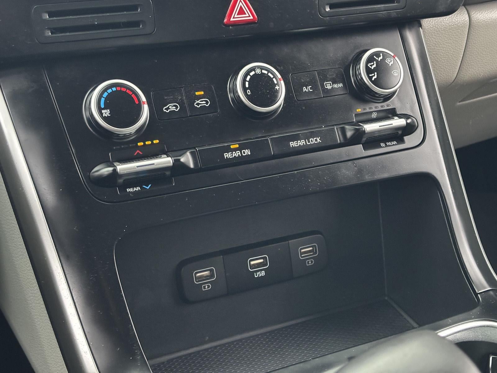 2024 Kia Carnival MPV LX Seat Package